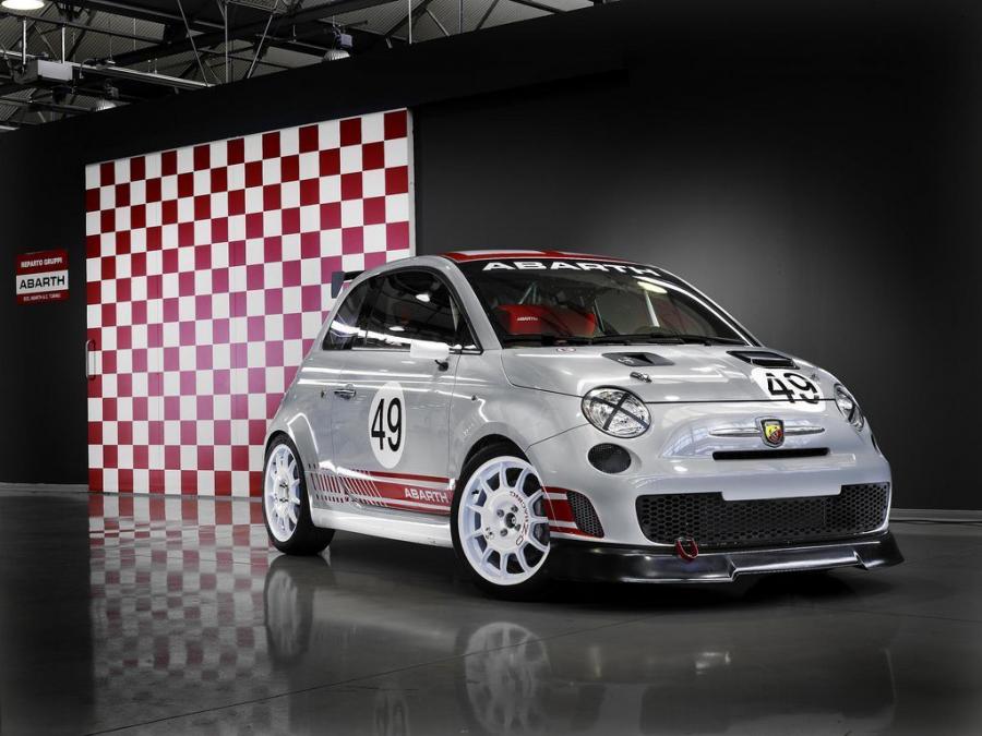  Fiat 500 Abarth Assetto Corse 2008 года  (фото 3 из 8)